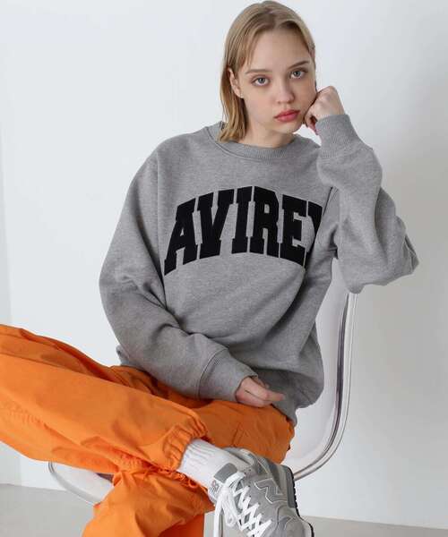 AVIREX（アヴィレックス）の「【DAILY/デイリー】CREW NECK L/S SWEAT LOGO / クルーネック ロングスリーブ スウェット / AVIREX / アヴィレックス（スウェット・メンズ・ブラック/ホワイト系2/ネイビー/その他17・XL/M/2XL/L）」の4枚目の写真