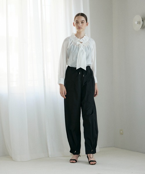 INED CLARO（イネドクラロ）の「パラシュートパンツ（その他パンツ・レディース・ブラック/アイボリー/カーキ・フリー）」の4枚目の写真