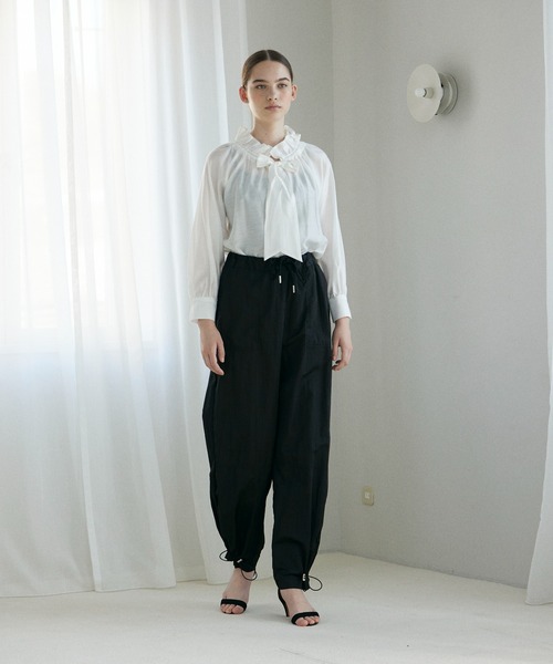 INED CLARO（イネドクラロ）の「パラシュートパンツ（その他パンツ・レディース・ブラック/アイボリー/カーキ・フリー）」の16枚目の写真