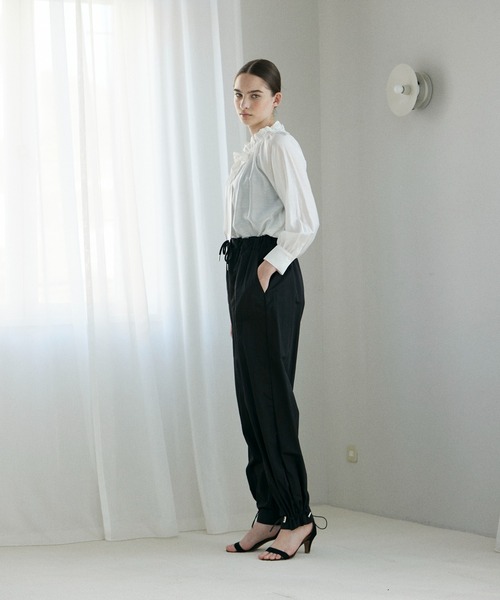 INED CLARO（イネドクラロ）の「パラシュートパンツ（その他パンツ・レディース・ブラック/アイボリー/カーキ・フリー）」の18枚目の写真