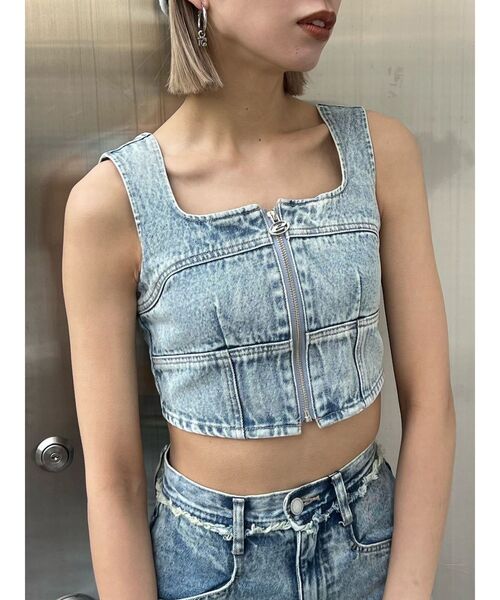EMODA(エモダ)の「フロントジップデニムビスチェ(キャミソール・レディース・グレー/ブラック/ライトブルー・SMALL/MEDIUM)」の15枚目の写真