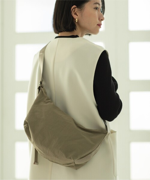 OPAQUE.CLIP（オペークドットクリップ）の「◆【軽量】カジュアルミニショルダーバッグ（ショルダーバッグ・レディース・カーキ/ベージュ/ブラック・00）」の17枚目の写真