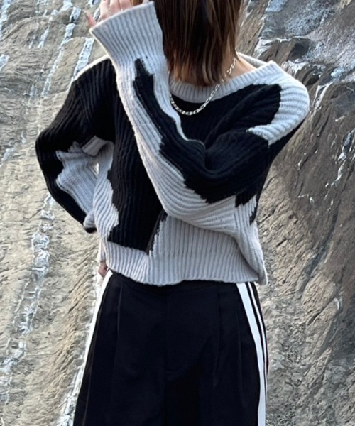 Reurie'(レウリィ)の「【ZOZO限定】クロップドバイカラーケーブルマーブルニット / cropped bicolor marble knit ショート丈 クロップド丈 バイカラー 配色 プルオーバー ジャガード ニュアンス ホワイト ブラック グレー(ニット/セーター・レディース・ブラック×グレー/グレー×ホワイト・FREE)」の8枚目の写真