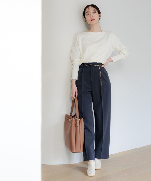 Andemiu（アンデミュウ）の「【WEB限定】ユルボートネックニット110748（ニット/セーター・レディース・アイボリー/グリーン/ブルー/グレー/ブラック・FREE）」の6枚目の写真
