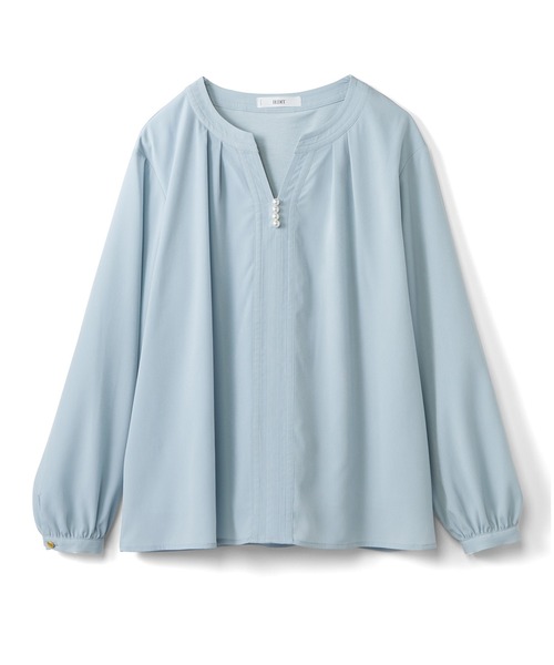 IEDIT(イディット)の「IEDIT インナーカットソー付きが嬉しい きれいめ素材で顔まわりが着映える ネックパールトップス(シャツ/ブラウス・レディース・サックスブルー/ネイビー/ピンク・X-LARGE/LARGE/MEDIUM/XX-LARGE/XXX-LARGE/SMALL)」の2枚目の写真