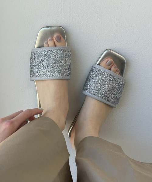 CIAOPANIC TYPY（チャオパニックティピー）の「グリッターフラットサンダル（サンダル・レディース・ブラック/グレー/シルバー/ゴールド・SMALL/MEDIUM/LARGE）」の5枚目の写真