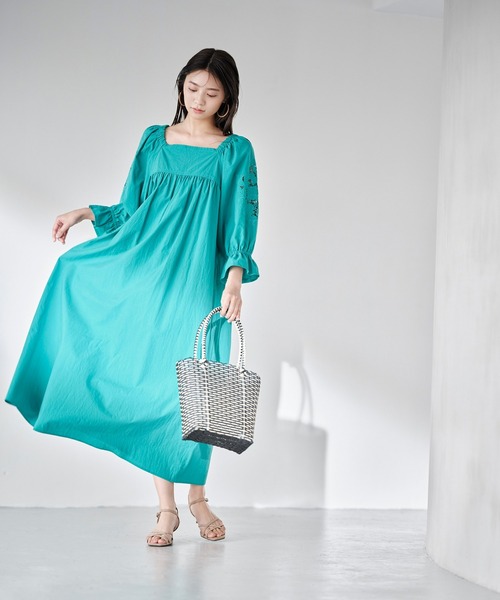 N.（N. Natural Beauty Basic）（エヌエヌナチュラルビューティーベーシック）の「【S Size Line】◆袖刺繍コットンワンピース（ワンピース・レディース・パープル/ブラック/グリーン・SMALL/MEDIUM）」の2枚目の写真