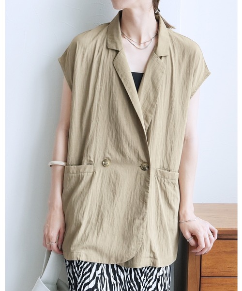 reca（レカ）の「テーラーカラーベスト（ベスト・レディース・ブラック/イエロー系その他/ブルー/モカ・FREE）」の2枚目の写真