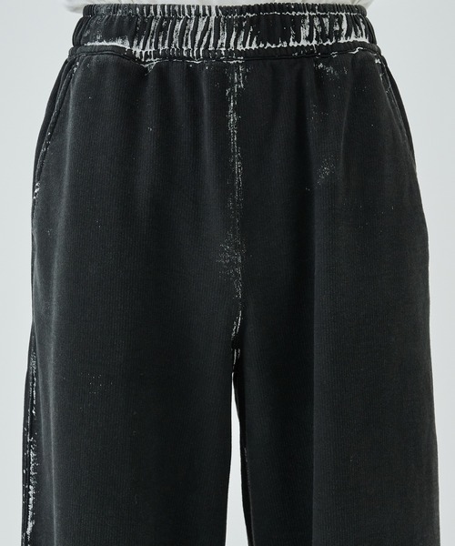 JOHN LAWRENCE SULLIVAN（ジョンローレンスサリバン）の「STUDIOUS別注 PAINTED SWEAT PANTS（スウェットパンツ・メンズ・ブラック・M/S）」の9枚目の写真