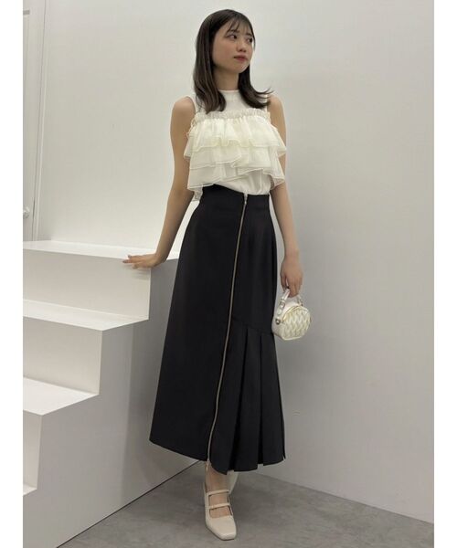 dazzlin（ダズリン）の「アシメプリーツジップスカート（スカート・レディース・ブラウン/チャコールグレー/ブラック・MEDIUM/SMALL）」の7枚目の写真