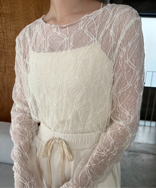 lawgy(ラウジー)の「nuance ruff sheer tops / ニュアンスルフシアートップス(Tシャツ/カットソー・レディース・アイボリー/ブラック・FREE)」の6枚目の写真