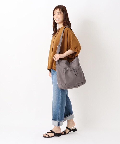one'sterrace（ワンズテラス）の「Legato Largo ドロスト A4ショルダー（ショルダーバッグ・レディース・グレー系4/ブラック系8・99）」の8枚目の写真