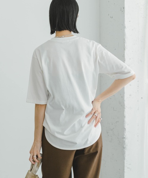 ITEMS URBANRESEARCH(アイテムズ アーバンリサーチ)の「『接触冷感/UVカット』クールコットンハンソデTシャツ(Tシャツ/カットソー・レディース・ダークブラウン/ライトブルー/ホワイト・FREE)」の13枚目の写真