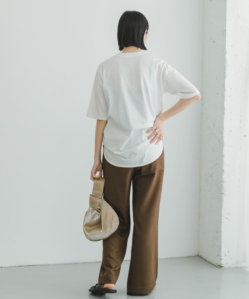 ITEMS URBANRESEARCH(アイテムズ アーバンリサーチ)の「『接触冷感/UVカット』クールコットンハンソデTシャツ(Tシャツ/カットソー・レディース・ダークブラウン/ライトブルー/ホワイト・FREE)」の16枚目の写真