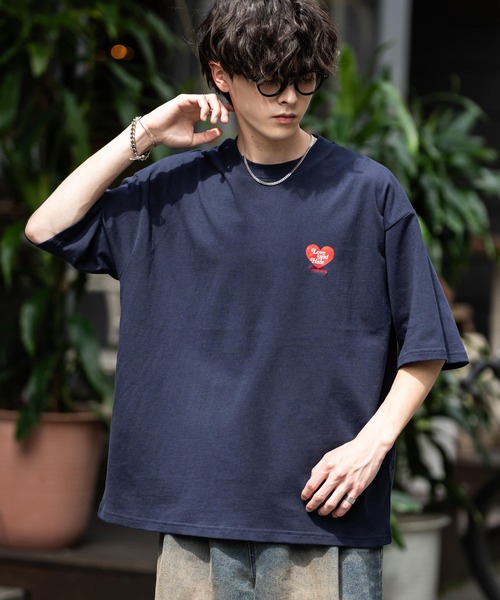 Rocky Monroe（ロッキーモンロー）の「オーバーサイズハート/フラワーワンポイント刺繍半袖Tシャツ（Tシャツ/カットソー・メンズ・ネイビー系/ブラック/ホワイト系/チャコール/ネイビー/グリーン/ホワイト/グリーン系/ネイビー系1/ホワイト系1・M/L/XL）」の8枚目の写真