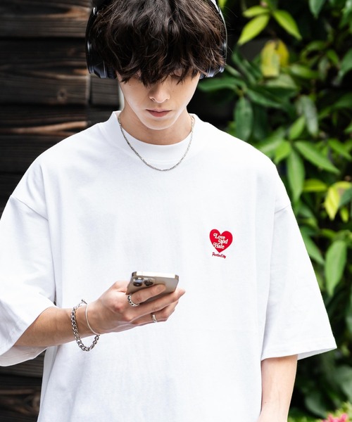 Rocky Monroe（ロッキーモンロー）の「オーバーサイズハート/フラワーワンポイント刺繍半袖Tシャツ（Tシャツ/カットソー・メンズ・ネイビー系/ブラック/ホワイト系/チャコール/ネイビー/グリーン/ホワイト/グリーン系/ネイビー系1/ホワイト系1・M/L/XL）」の12枚目の写真