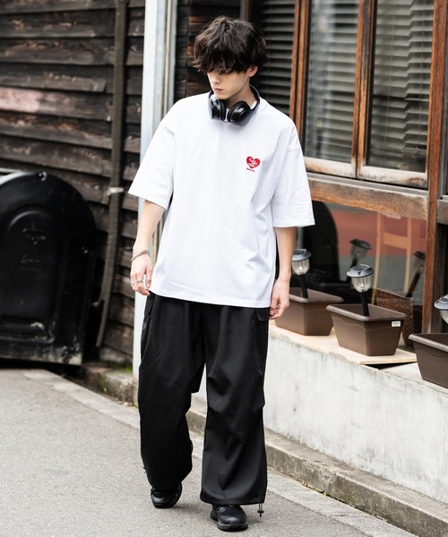 Rocky Monroe（ロッキーモンロー）の「オーバーサイズハート/フラワーワンポイント刺繍半袖Tシャツ（Tシャツ/カットソー・メンズ・ネイビー系/ブラック/ホワイト系/チャコール/ネイビー/グリーン/ホワイト/グリーン系/ネイビー系1/ホワイト系1・M/L/XL）」の13枚目の写真