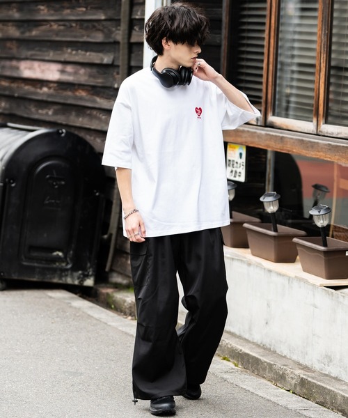 Rocky Monroe（ロッキーモンロー）の「オーバーサイズハート/フラワーワンポイント刺繍半袖Tシャツ（Tシャツ/カットソー・メンズ・ネイビー系/ブラック/ホワイト系/チャコール/ネイビー/グリーン/ホワイト/グリーン系/ネイビー系1/ホワイト系1・M/L/XL）」の14枚目の写真