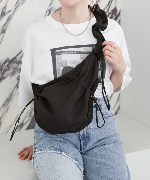 LEPSIM(レプシィム)の「ドロストミドルショルダー 119760(ショルダーバッグ・レディース・ブラック/レオパード/シルバー/アイボリー・ONE SIZE)」の7枚目の写真