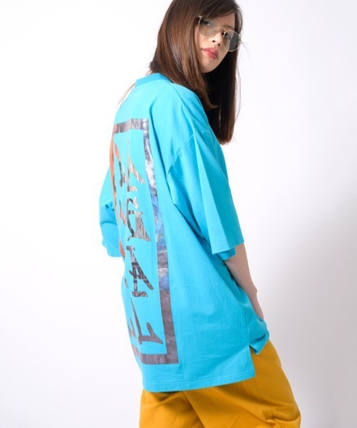 RE730（アールイーセブンサーティー）の「RE730 ロゴ刺繍半袖BIGシルエットTシャツ（Tシャツ/カットソー・メンズ・イエロー/ターコイズブルー/ブラック/オフホワイト・LARGE/MEDIUM）」の4枚目の写真