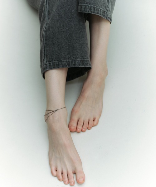 and cloud（アンドクラウド）の「Layered Chain Anklet（アンクレット・レディース・イエローゴールド/ブラック/シルバー・FREE）」の13枚目の写真