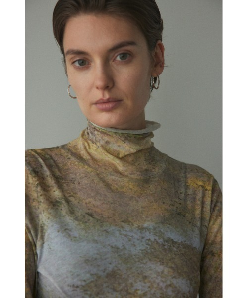 BLACK BY MOUSSY(ブラックバイマウジー)の「art pattern highneck tops(アートパターンハイネックトップス)(Tシャツ/カットソー・レディース・イエロー系その他/ブルー系その他・FREE)」の12枚目の写真