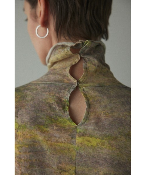 BLACK BY MOUSSY(ブラックバイマウジー)の「art pattern highneck tops(アートパターンハイネックトップス)(Tシャツ/カットソー・レディース・イエロー系その他/ブルー系その他・FREE)」の13枚目の写真