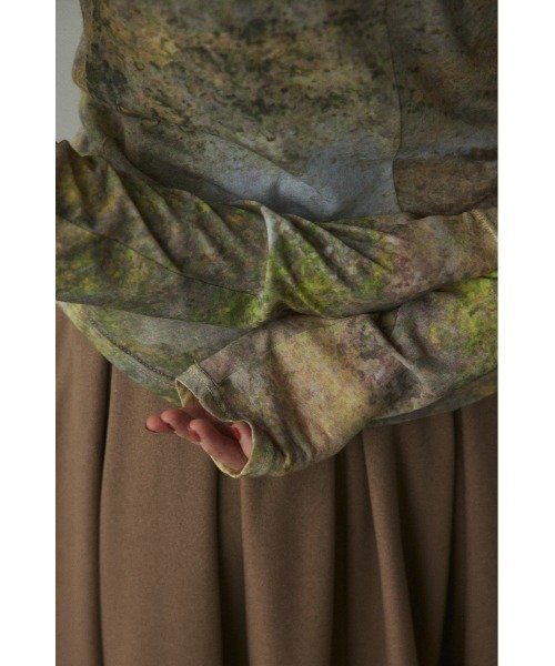 BLACK BY MOUSSY(ブラックバイマウジー)の「art pattern highneck tops(アートパターンハイネックトップス)(Tシャツ/カットソー・レディース・イエロー系その他/ブルー系その他・FREE)」の14枚目の写真