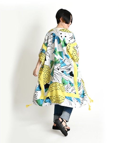 MARAI(マーライ)の「ボタニカル柄 花柄 半袖 ロングカーディガン 五分袖(カーディガン/ボレロ・レディース・レッド/ホワイト×グリーン/グリーン×ピンク/ブラック×ブルー/オレンジ/ネイビー/ピンク/ホワイト×イエロー/ホワイト×レッド・FREE)」の20枚目の写真