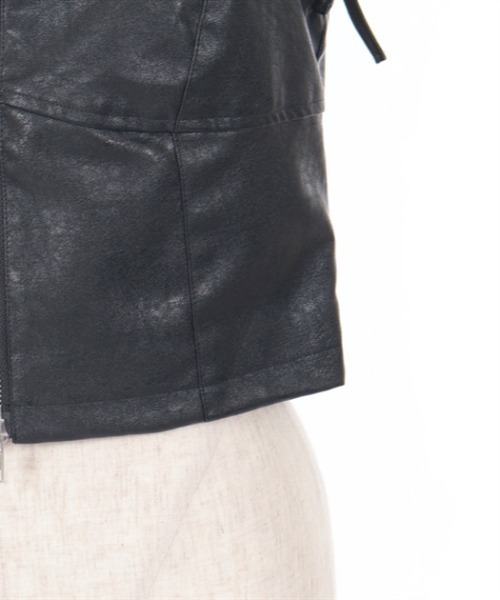 axes femme（アクシーズファム）の「リボンフェイクレザービスチェ（ベスト・レディース・ベージュ/ブラック・FREE）」の11枚目の写真