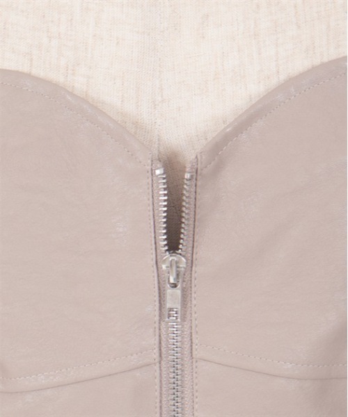 axes femme（アクシーズファム）の「リボンフェイクレザービスチェ（ベスト・レディース・ベージュ/ブラック・FREE）」の21枚目の写真