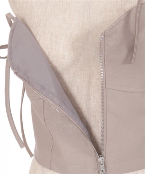 axes femme（アクシーズファム）の「リボンフェイクレザービスチェ（ベスト・レディース・ベージュ/ブラック・FREE）」の22枚目の写真