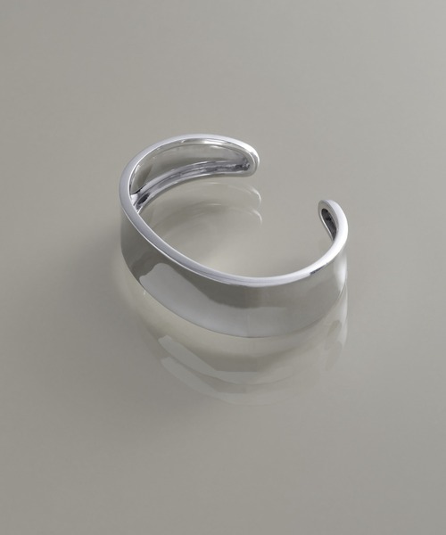 YArKA（ヤーカ）の「【YArKA/ヤーカ】flat design curve bangle [kibuo3] / フラットカーブデザインバングル（バングル/リストバンド・メンズ・シルバー・FREE）」の6枚目の写真