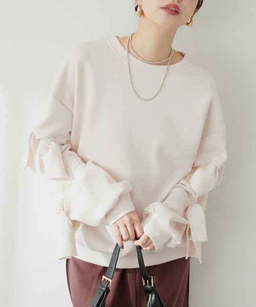 natural couture(ナチュラルクチュール)の「袖リボンダンボールプルオーバー(Tシャツ/カットソー・レディース・オフホワイト/ブルー/グレー/ブラック・FREE)」の5枚目の写真