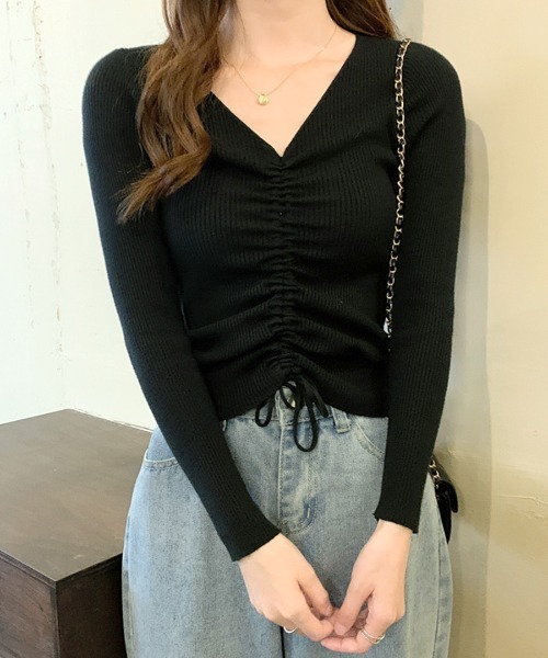 REMUR(レミュール)の「Vネックシャーリングニット 長袖(Tシャツ/カットソー・レディース・イエロー/ホワイト/ブラック/アイボリー/グレー/グレイッシュベージュ/ピンク・FREE)」の4枚目の写真