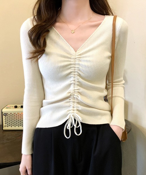 REMUR(レミュール)の「Vネックシャーリングニット 長袖(Tシャツ/カットソー・レディース・イエロー/ホワイト/ブラック/アイボリー/グレー/グレイッシュベージュ/ピンク・FREE)」の19枚目の写真