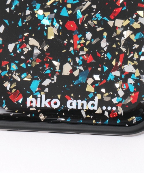 niko and...(ニコアンド)の「オリジナルニコロゴホログラムiPhone15ケース(スマホケース/カバー・レディース・ブラック/その他・0)」の9枚目の写真