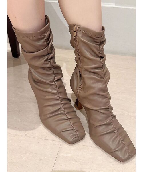 RESEXXY（リゼクシー）の「ギャザーデザインショートブーツ（ブーツ・レディース・ブラック/ベージュ・LARGE/MEDIUM/SMALL）」の20枚目の写真