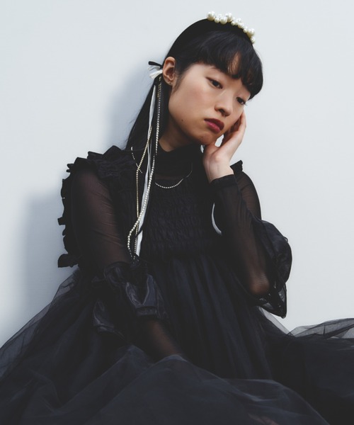 【美品】PERNA パール付きベロアカチューシャ ブラック PERNA（ペルナ）の「パール付きベロアカチューシャ