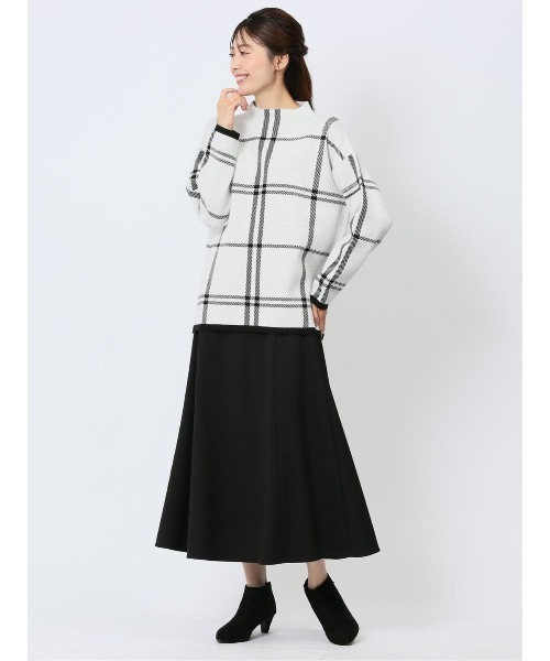 m.f.editorial（エムエフエディトリアル）の「【表地ストレッチ ウォッシャブル】m.f.エディトリアル レディース ボタンデザイン フレアースカート（スカート・レディース・ブラック/ピンク系その他・S/MEDIUM/LARGE）」の2枚目の写真