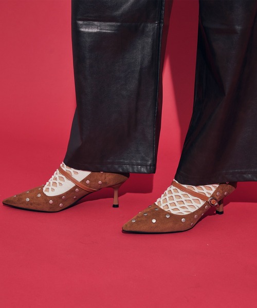 uyu.(ウユ)の「Studded Point Suede Pumps / スタッズポイントスエードパンプス【uyu./ウユ】(パンプス・レディース・ブラック/ブラウン/レッド・L/M)」の18枚目の写真