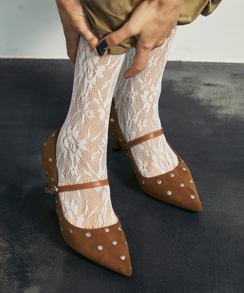 uyu.(ウユ)の「Studded Point Suede Pumps / スタッズポイントスエードパンプス【uyu./ウユ】(パンプス・レディース・ブラック/ブラウン/レッド・L/M)」の19枚目の写真