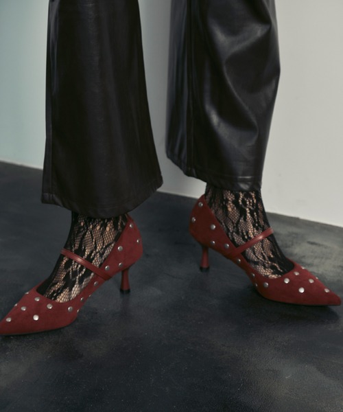uyu.(ウユ)の「Studded Point Suede Pumps / スタッズポイントスエードパンプス【uyu./ウユ】(パンプス・レディース・ブラック/ブラウン/レッド・L/M)」の20枚目の写真