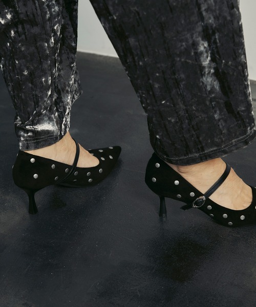 uyu.(ウユ)の「Studded Point Suede Pumps / スタッズポイントスエードパンプス【uyu./ウユ】(パンプス・レディース・ブラック/ブラウン/レッド・L/M)」の14枚目の写真