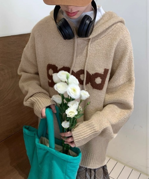 kirakiraShop(キラキラショップ)の「ビッグ ロゴ ニット フーディー トップス(ニット/セーター・レディース・グレー/レッド/ネイビー/ベージュ・FREE)」の1枚目の写真