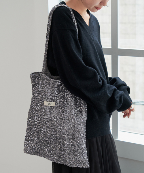 Spick & Span（スピックアンドスパン）の「《WEB限定追加》 Uhr / ウーア Spangle Tote Bag（トートバッグ・レディース・ブラック/シルバー・FREE）」の2枚目の写真