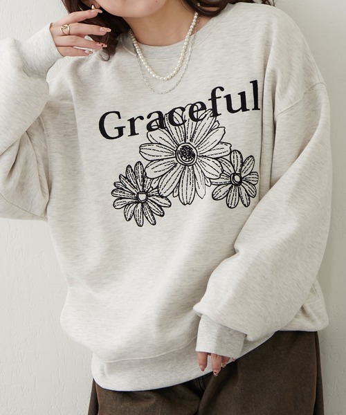 continuer de NICE CLAUP(コンティニューデナイスクラップ)の「裏起毛フラワー刺繍スウェット(スウェット・レディース・スミクロ/オートミール/ブラウン・FREE)」の6枚目の写真