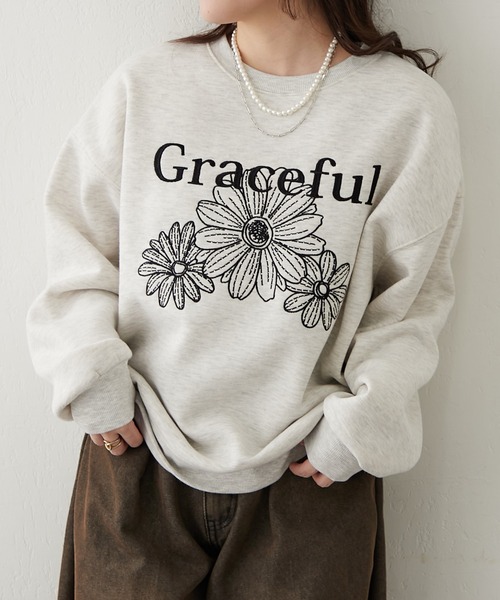 continuer de NICE CLAUP(コンティニューデナイスクラップ)の「裏起毛フラワー刺繍スウェット(スウェット・レディース・スミクロ/オートミール/ブラウン・FREE)」の14枚目の写真