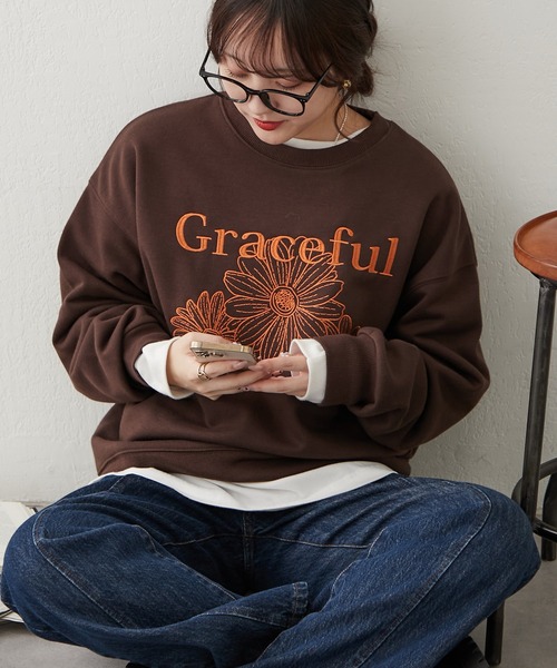 continuer de NICE CLAUP(コンティニューデナイスクラップ)の「裏起毛フラワー刺繍スウェット(スウェット・レディース・スミクロ/オートミール/ブラウン・FREE)」の11枚目の写真