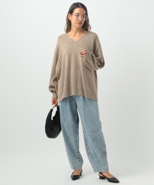 BAYFLOW（ベイフロー）の「[軽くあたたかな着心地]ジーロンラムVネックプルオーバー（ニット/セーター・レディース・ベージュ/チャコール・FREE）」の15枚目の写真